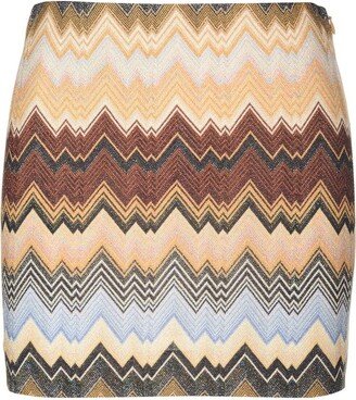 Zig-Zag Zip-Up Mini Skirt