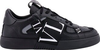 Low-top Vl7n Sneakers