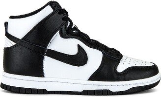 Dunk High Sneaker