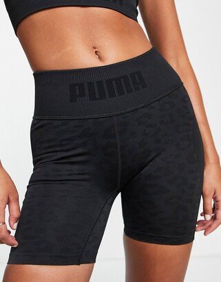 Training FORMKNIT 5-inch seamless shorts in black leopard print