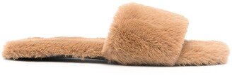 Idella slip-on slippers