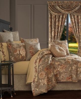 Camellia Comforter Sets