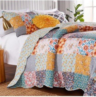 Carlie Calico Quilt Sets