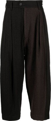 Pleat-Detailing Button-Fastening Cropped Trousers