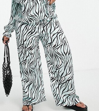 New Look Plus New Look Curve satin wide leg pants in blue zebra print
