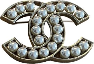 CC pearl pin & brooche