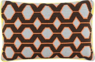 Hexagon-Pattern Cushion