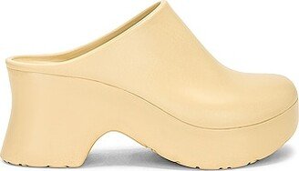 Terra 90 Foam Clog in Tan