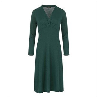 Conquista Knee Length Empire Line Knit Style Dress Green