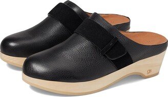 Henley Clog (Black) Women's Shoes