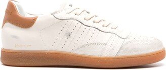 Sporty leather sneakers