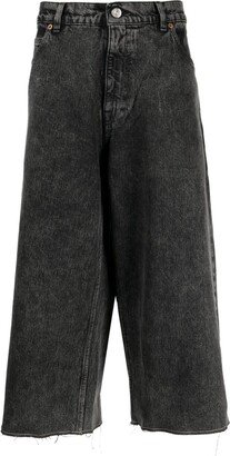 Capri Cut low-rise jeans