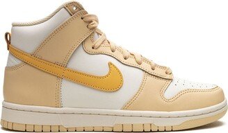 Dunk High Pale Vanilla sneakers