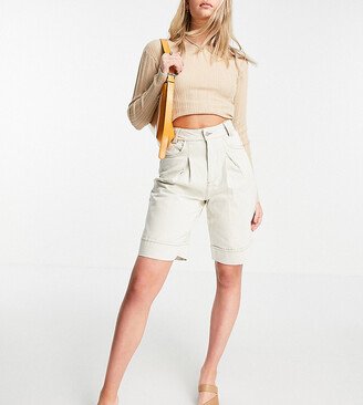 Vero Moda Tall cotton tailored city shorts in ecru - CREAM