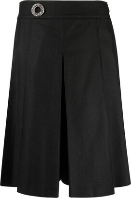 Broach-Detail Pleated Tailored Shorts